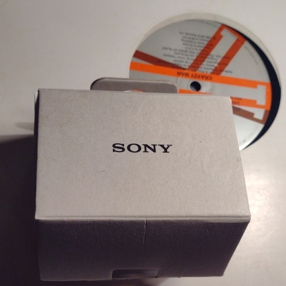 Sony Bluetooth Wireless earbuds wf-c500 NWOT - Picture 1 of 1